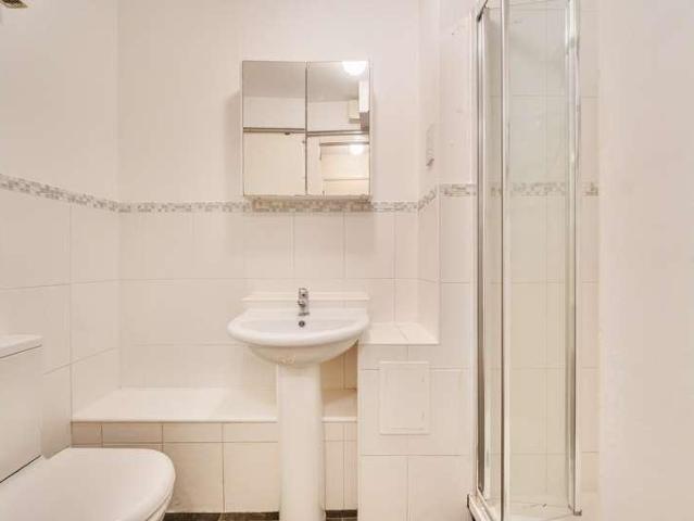 Flat for sale in Hotwells, Feckenham