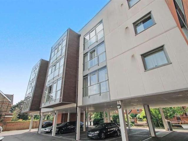 Flat for sale in Castle, Bedford