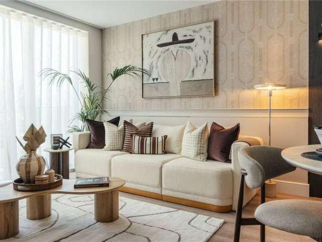 Flat for sale in Slough