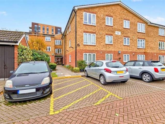 Flat for sale in London Borough of Havering, Greater London