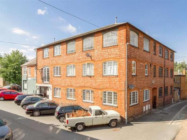 Flat for sale in Earls Barton