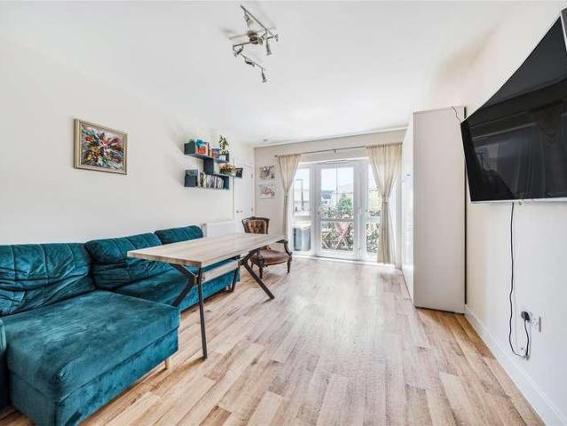 Flat for sale in Blackhills, Surrey