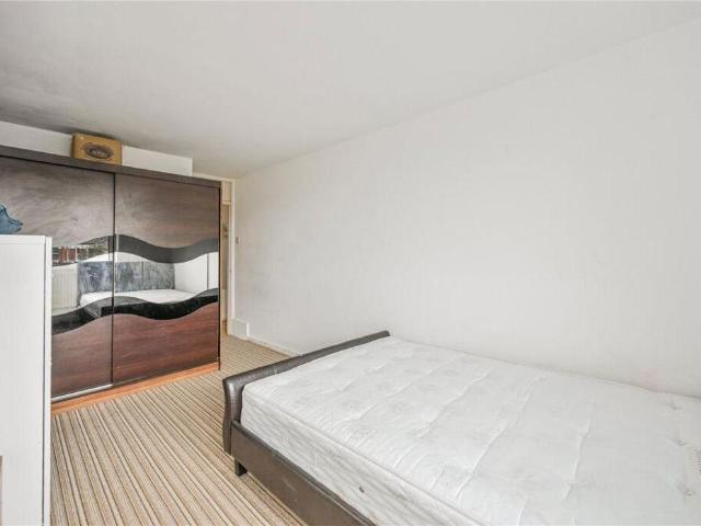 Flat for sale in London Borough of Haringey, Greater London