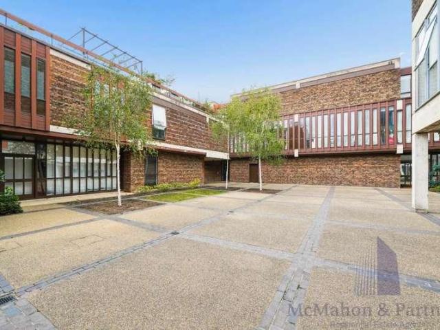 Flat for sale in South Lambeth, Greater London