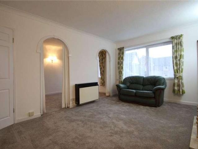 Flat for sale in Carshalton Beeches, Greater London