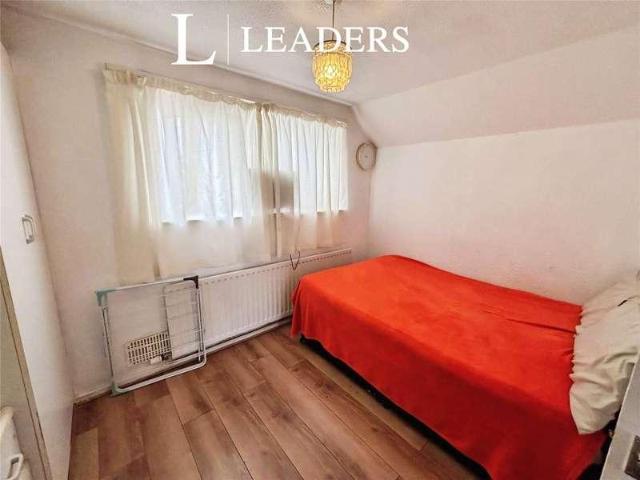 Flat for sale in Whiston Cross, Whiston