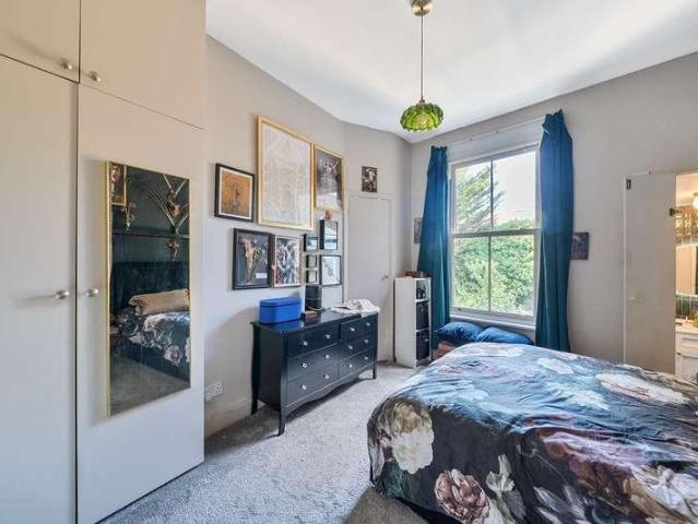 Flat for sale in Archway, Greater London