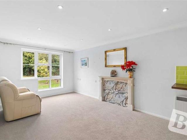 Flat for sale in Wickford, Basildon