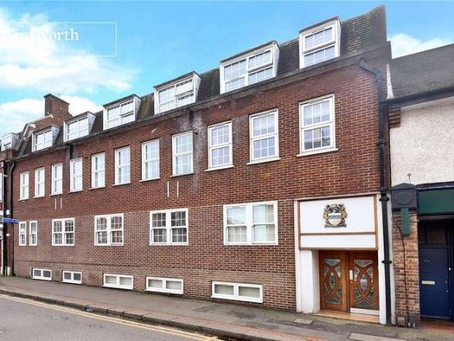 Flat for sale in Greater London