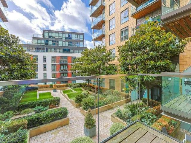 Flat for sale in London Borough of Ealing, Greater London