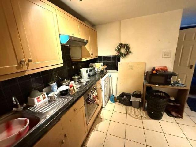 Flat for sale in Luton, Bury Park