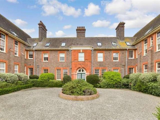 Flat for sale in West Cliff, Acol