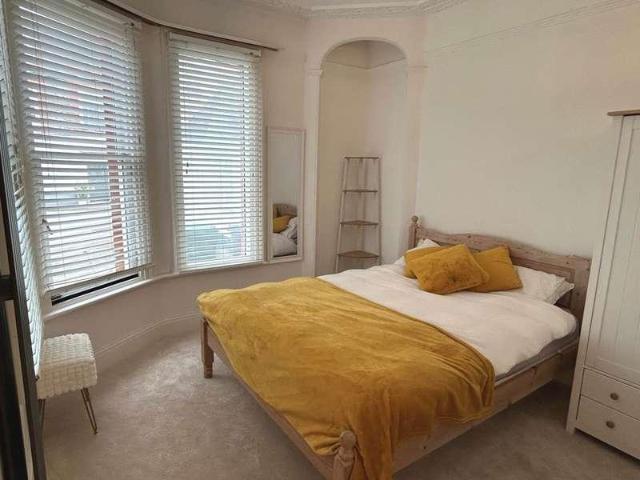 Flat for sale in Berrick Salome, Oxfordshire