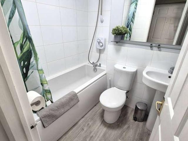 Flat for sale in Colindale, Greater London