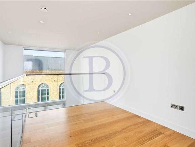 Flat for sale in Archway, Greater London
