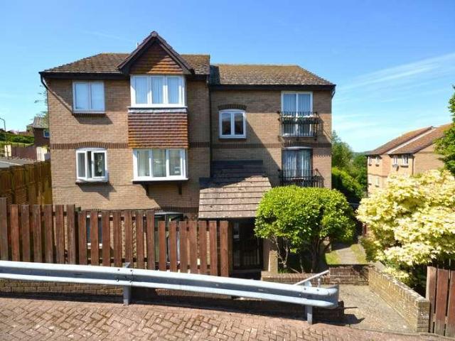 Flat for sale in Buckland Valley, Ash