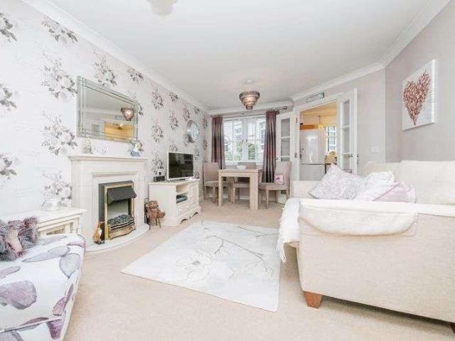 Flat for sale in Colchester, Handford Place