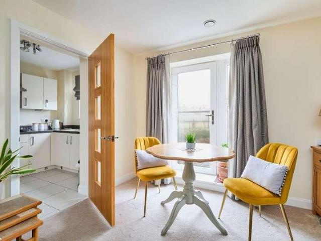 Flat for sale in Middleton Estate, Bradford