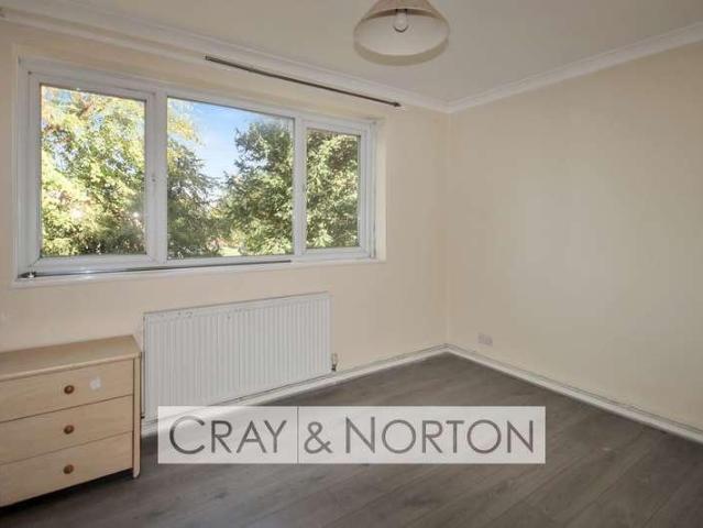 Flat for sale in London Borough of Croydon, Greater London