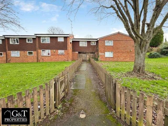 Flat for sale in Cradley Heath, West Midlands