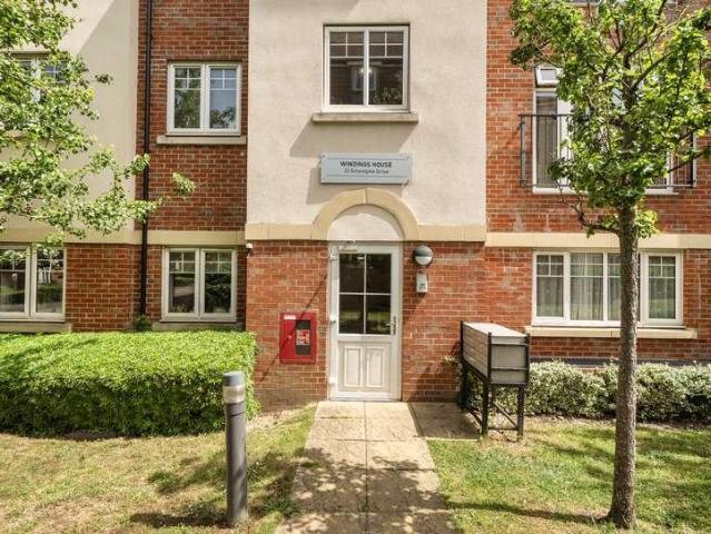 Flat for sale in London Borough of Merton, Greater London
