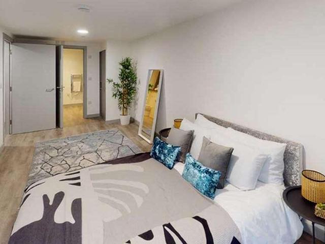 Flat for sale in Ropewalks, Calderstones