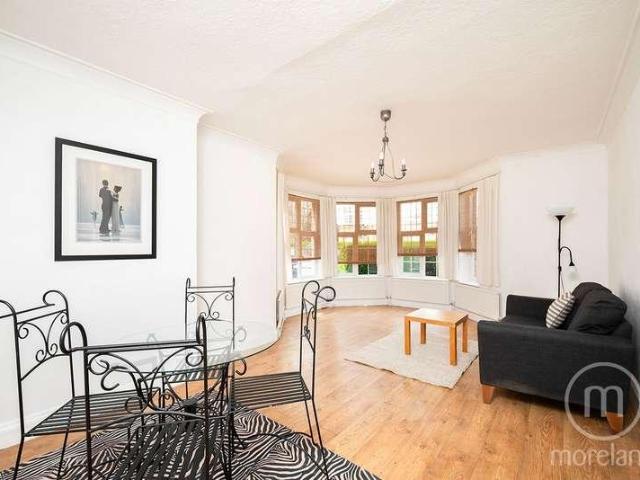 Flat for sale in Temple Fortune, Greater London