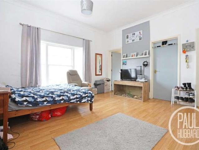 Flat for sale in Eastbridge, Suffolk