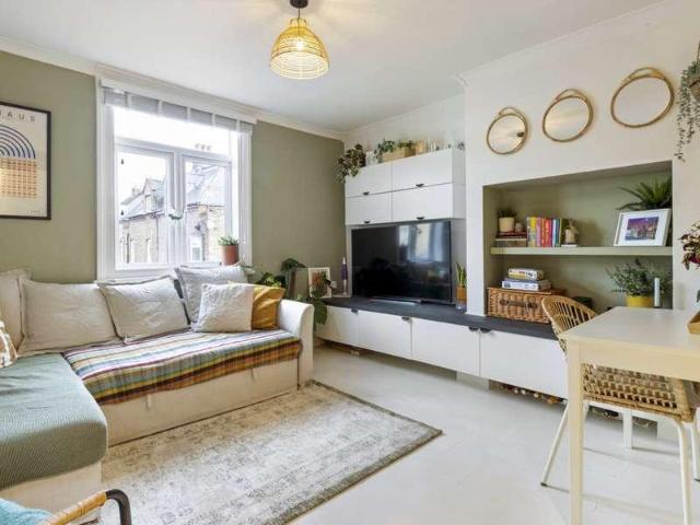 Flat for sale in South Kensington, Greater London