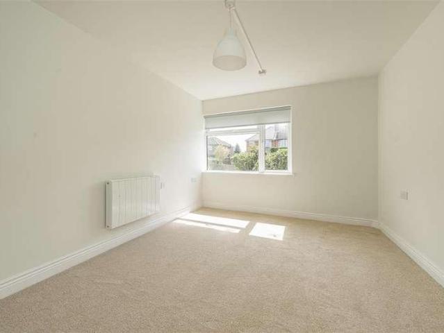 Flat for sale in Clewer Village, Windsor