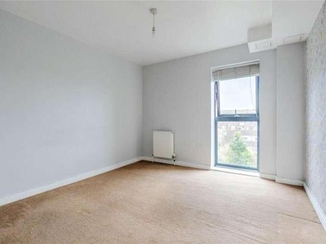 Flat for sale in Downside, Dunstable
