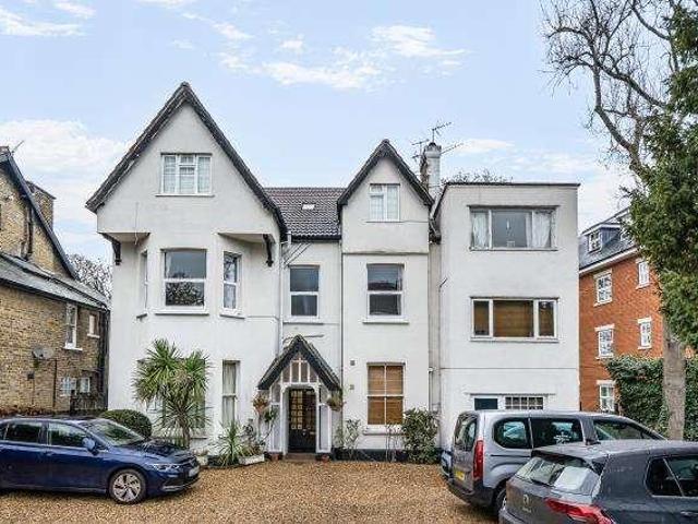 Flat for sale in North Sheen, Greater London