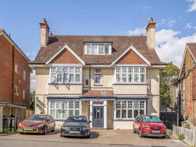 Flat for sale in London Borough of Croydon, Greater London
