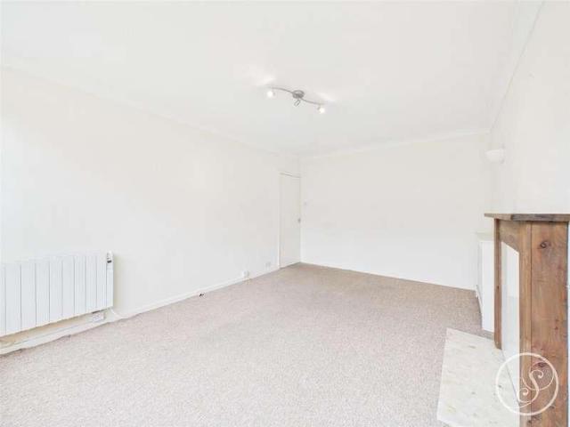 Flat for sale in Moortown, West Yorkshire
