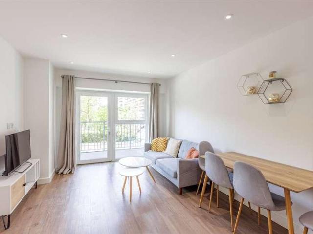Flat for sale in Colindale, Greater London
