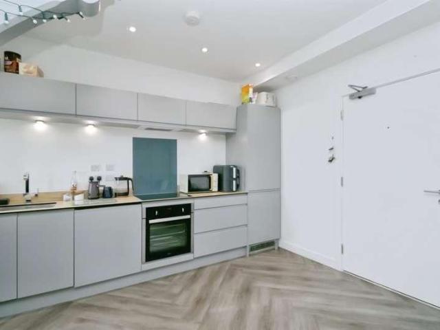 Flat for sale in The Knap, Barry