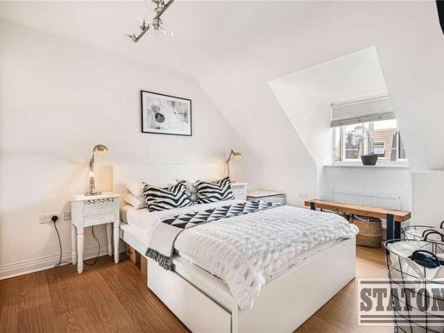 Flat for sale in Barnet Vale, Greater London