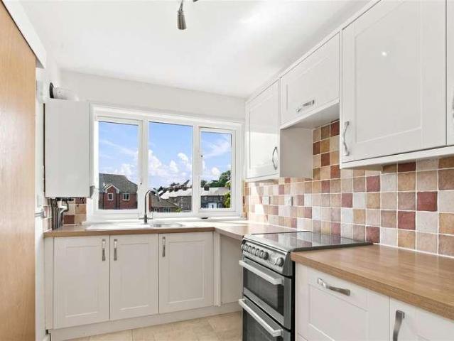 Flat for sale in Lewes, Iford