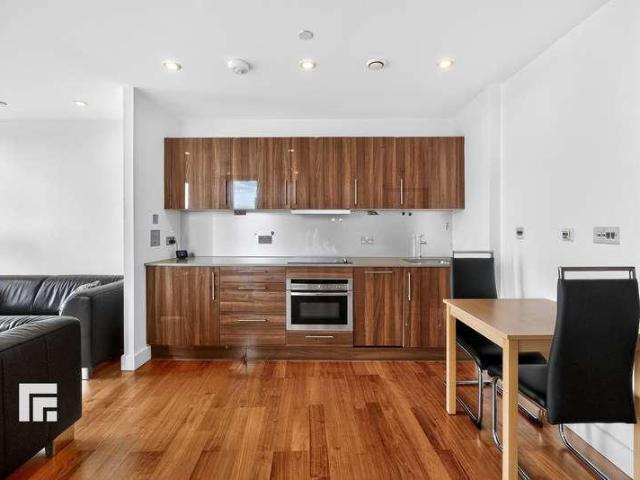 Flat for sale in City Centre, Falcon Lodge