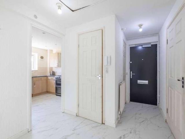 Flat for sale in Slough