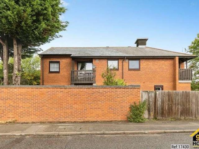 Flat for sale in Fenny Stratford, Milton Keynes