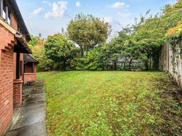 Flat for sale in Amersham