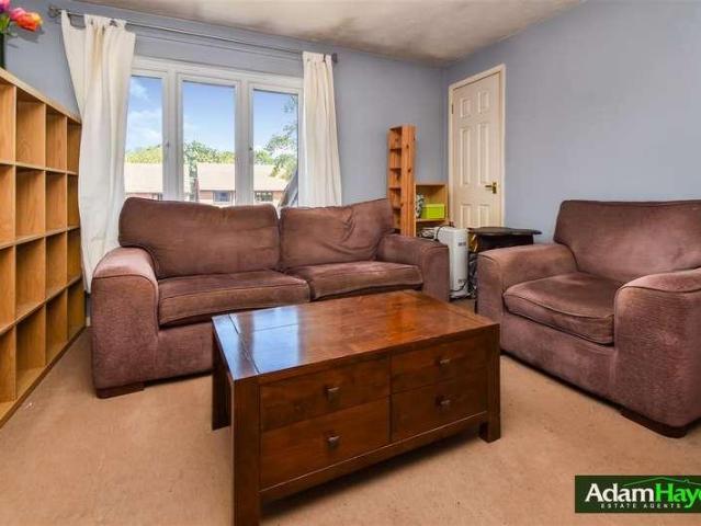 Flat for sale in Finchley, Greater London