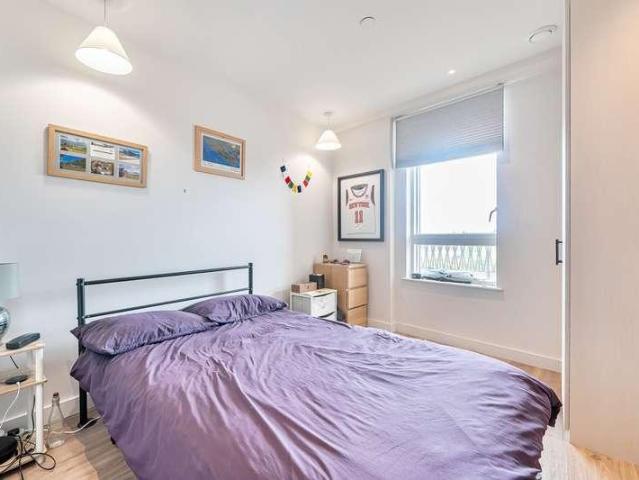 Flat for sale in Little Stanmore, Greater London