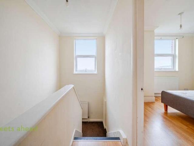 Flat for sale in London Borough of Lambeth, Greater London