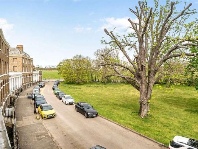 Flat for sale in London Borough of Lewisham, Blackheath