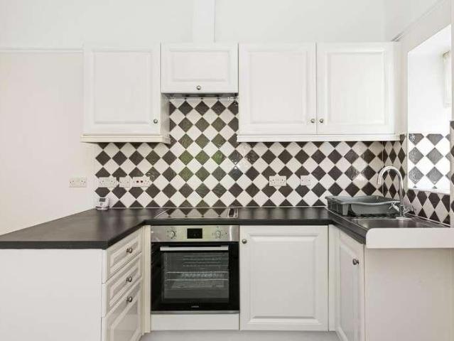 Flat for sale in Crystal Palace, Greater London