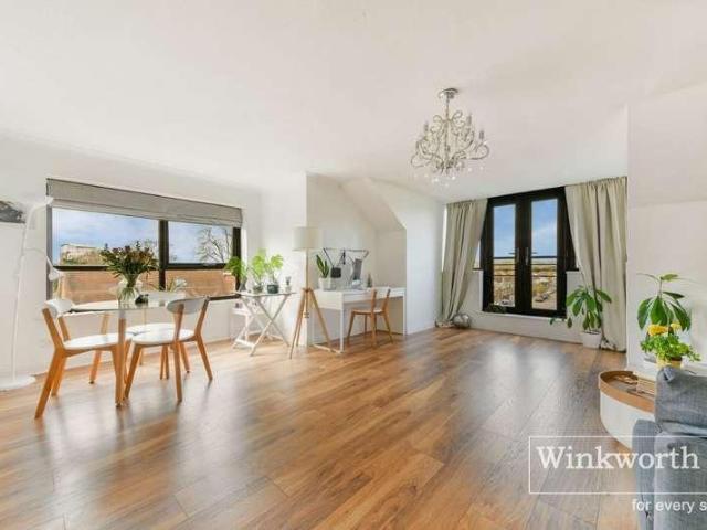 Flat for sale in London Borough of Bromley, Greater London