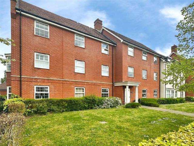 Flat for sale in Emmbrook, Wokingham
