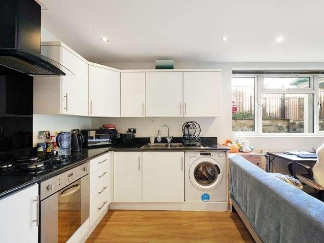 Flat for sale in London Borough of Croydon, Greater London